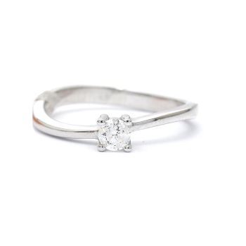 White gold engagement ring with diamond 0.15 ct