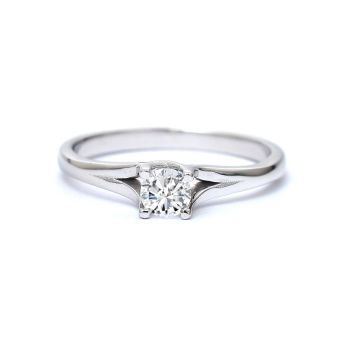 Годежен пръстен от бяло злато с диамант 0.14 ct