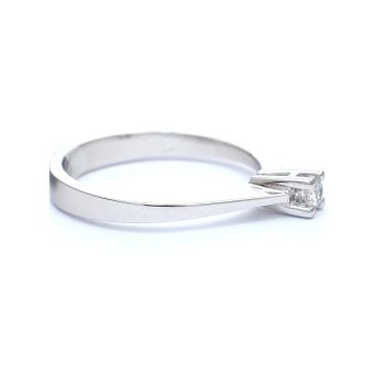 Годежен пръстен от бяло злато с диамант 0.11  ct