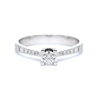 Годежен пръстен от бяло злато с диаманти 0.25 ct